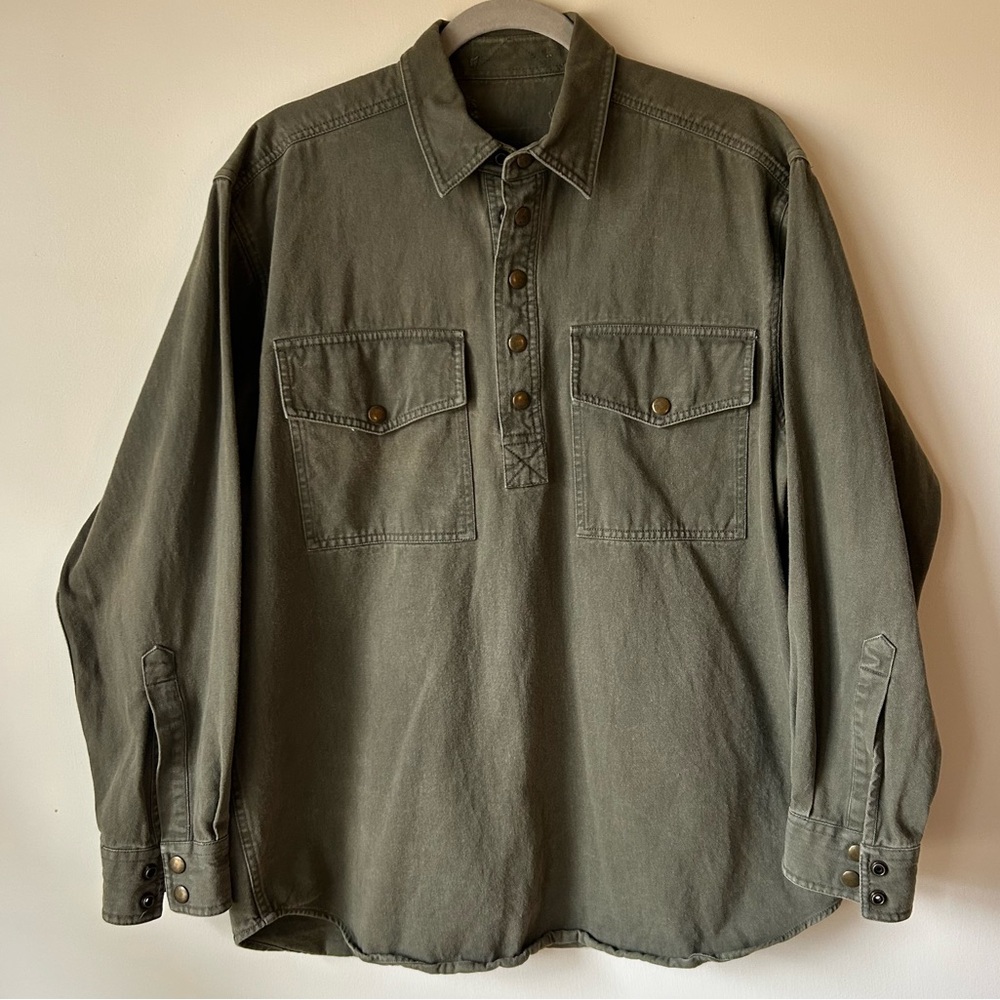 Vintage Men’s long sleeve pull over cotton/light weight denim shirt.